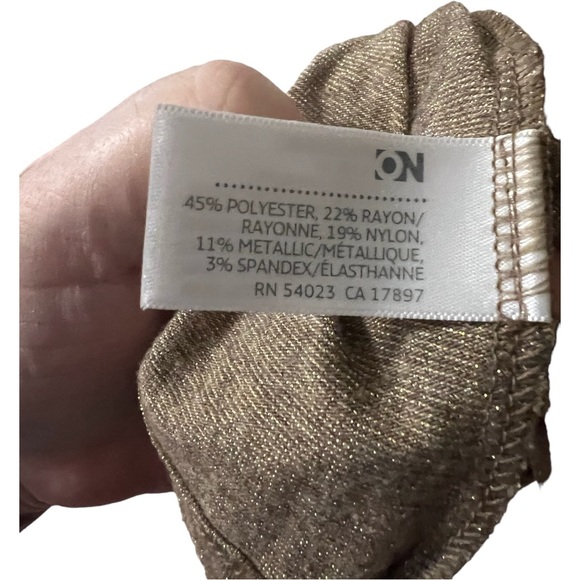 A beautiful Old Navy dress in extra small - Picture 5 of 7